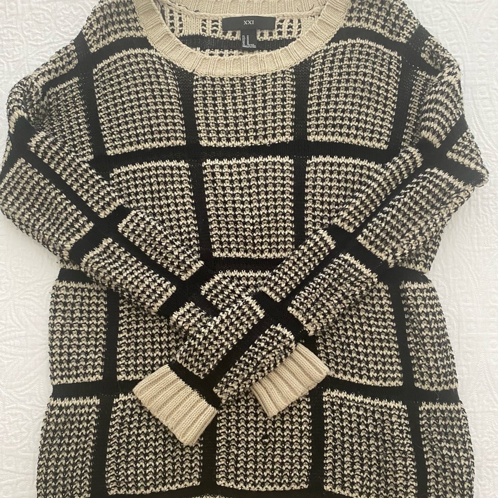 Forever 21 Black and Tan Sweater